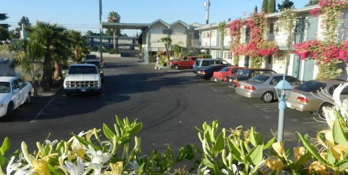 Antioch Executive Inn Εξωτερικό φωτογραφία