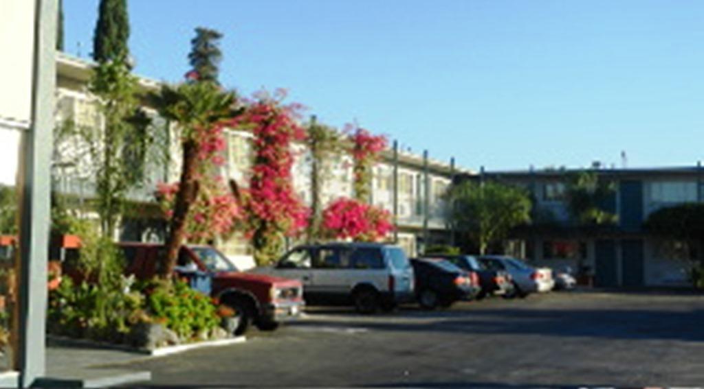 Antioch Executive Inn Εξωτερικό φωτογραφία
