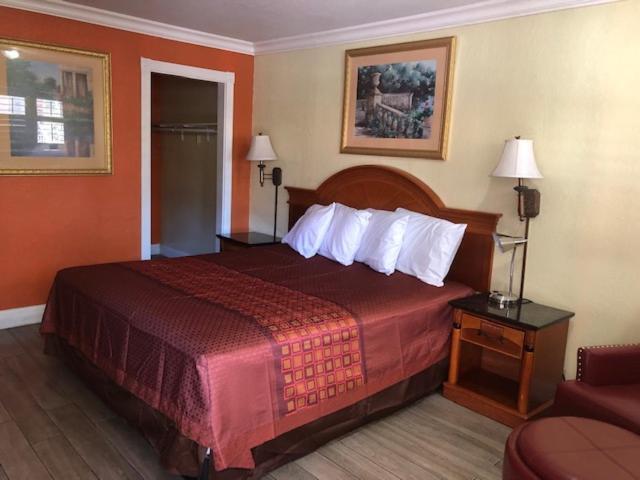 Antioch Executive Inn Εξωτερικό φωτογραφία